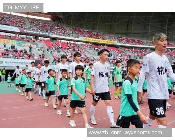 小男孩追梦足球明星的旅程与成长故事